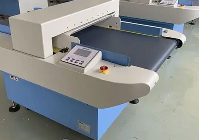 High-sensitivity needle detector