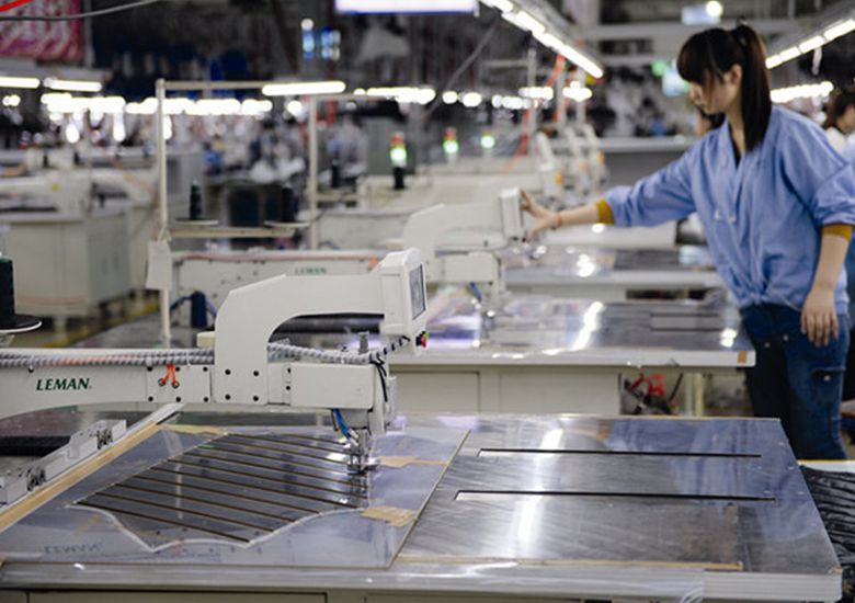 Automatic template sewing machine