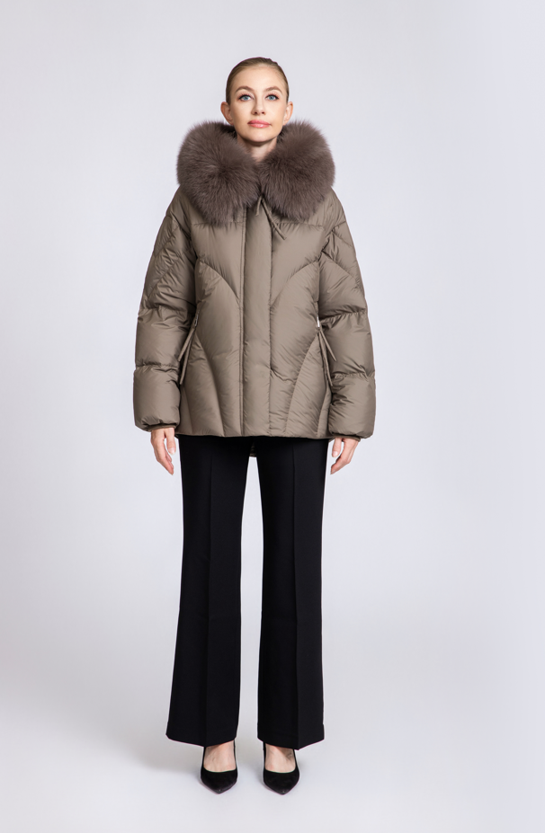 Fur-Collared Short-Line Silhouette Down Jacket