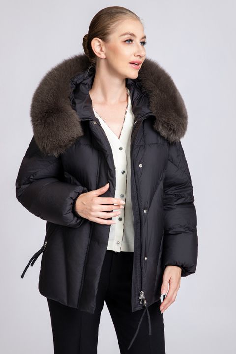 Fur-Collared Short-Line Silhouette Down Jacket