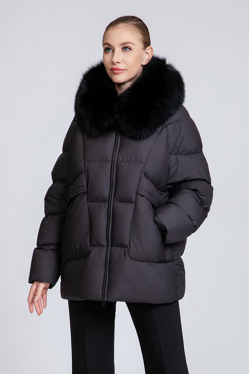Short down jacketwith fox fur collar