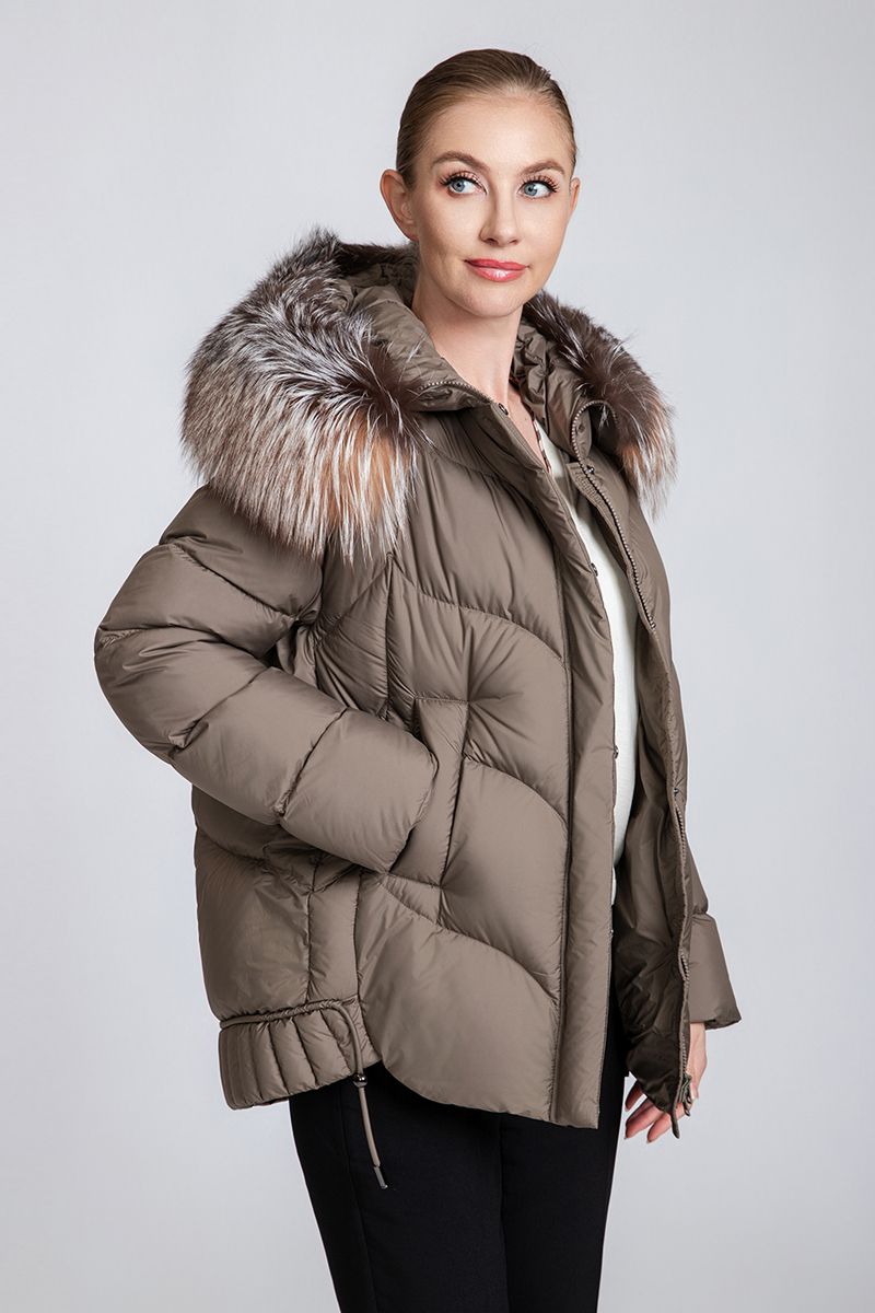 Warm and thickened women's short down jacket with fur collar