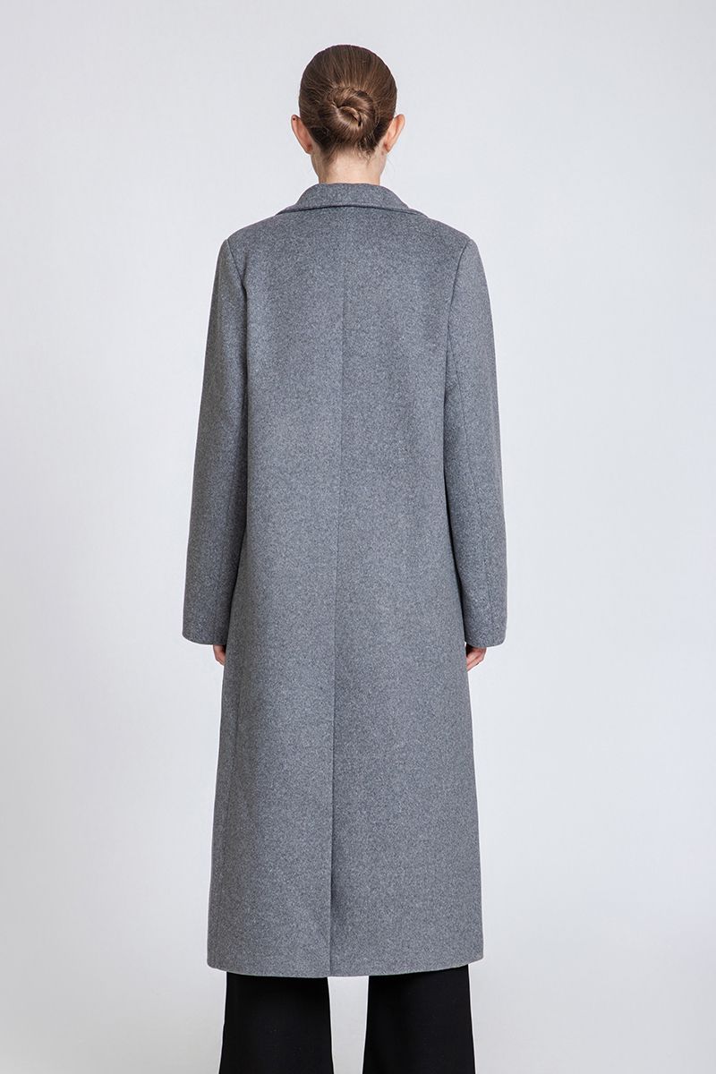 Women's Oversized Lapel Long Wool Coat with Double-Breasted Closure