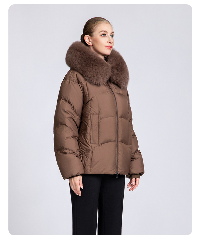 Women's short down jacket with fox fur collar
