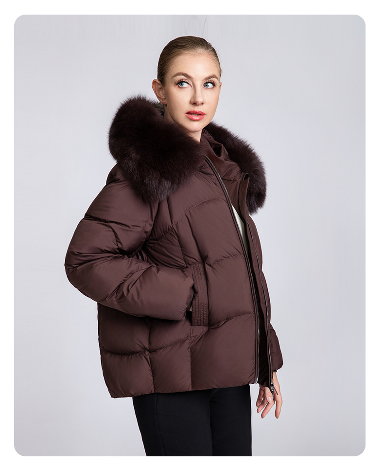 Women's short down jacket with fox fur collar