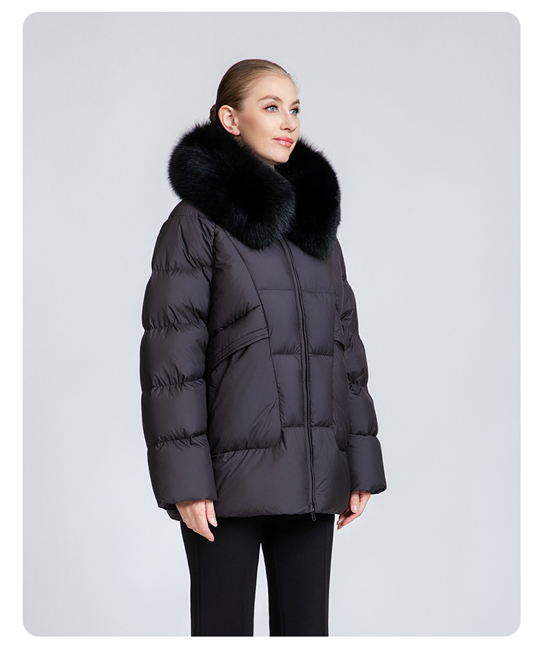 Short down jacketwith fox fur collar