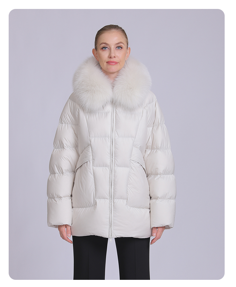 Short down jacketwith fox fur collar