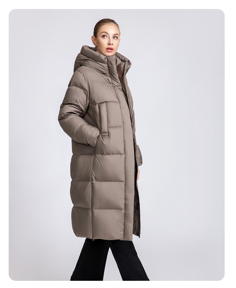 Women's long hooded thickened down jacket