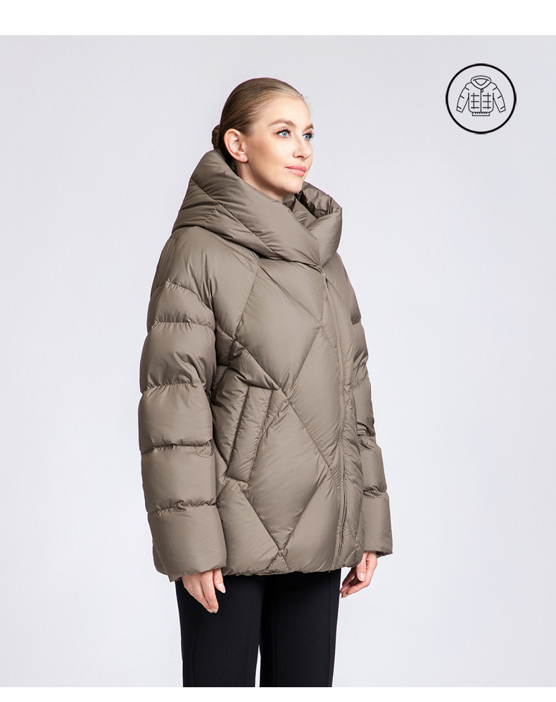 Women's thickened short hooded down jacket.