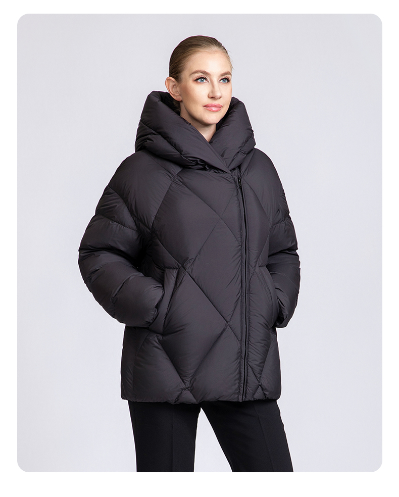 Women's thickened short hooded down jacket.