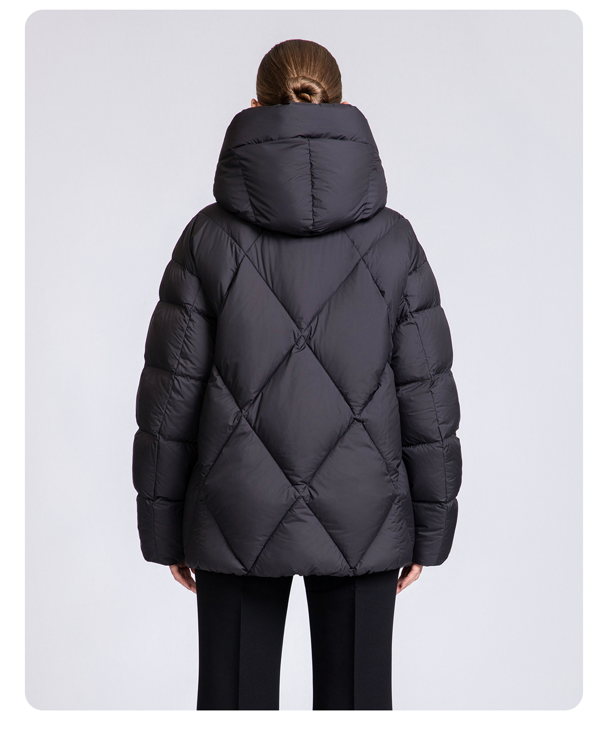 Women's thickened short hooded down jacket.