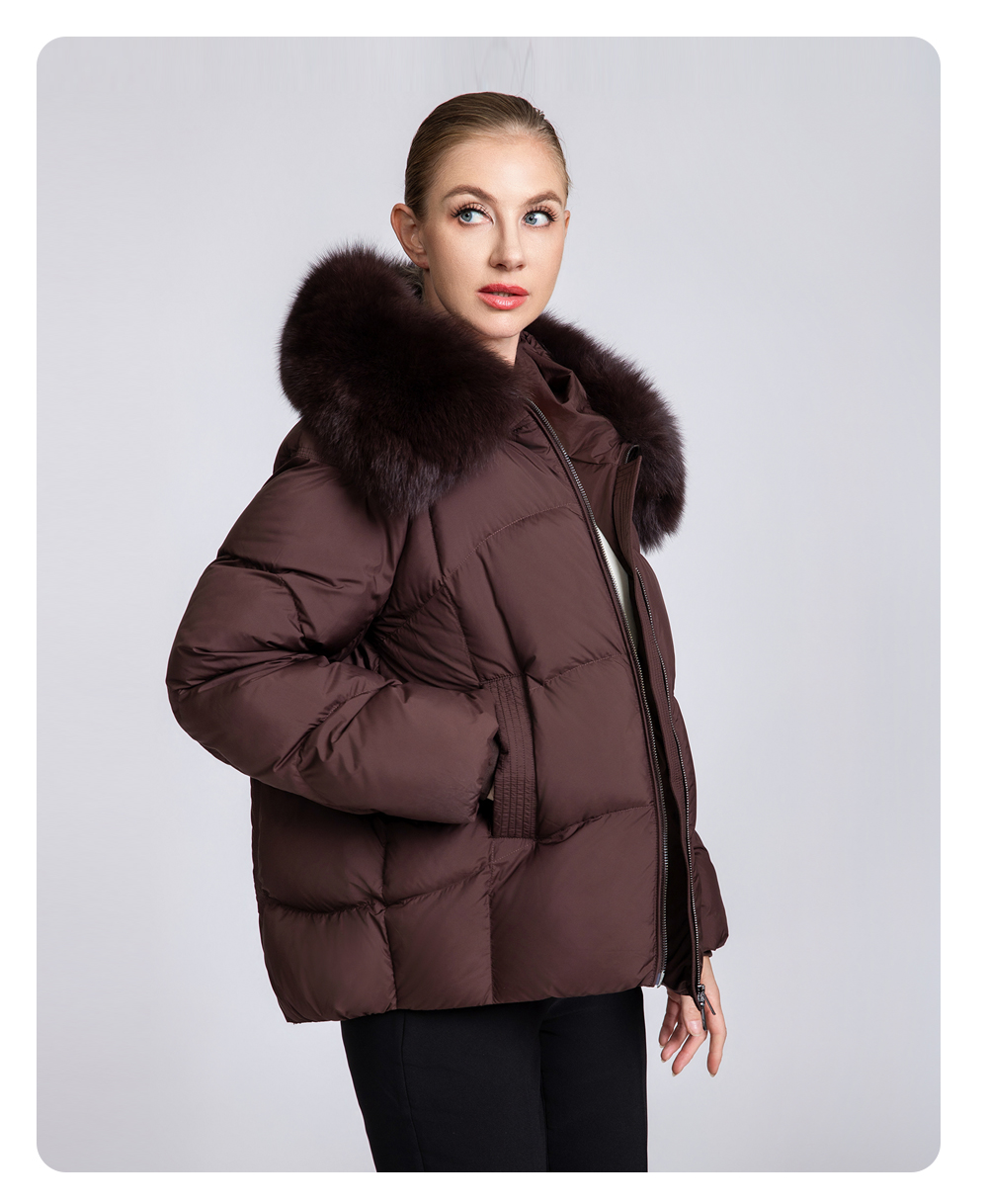 Women's short down jacket with fox fur collar