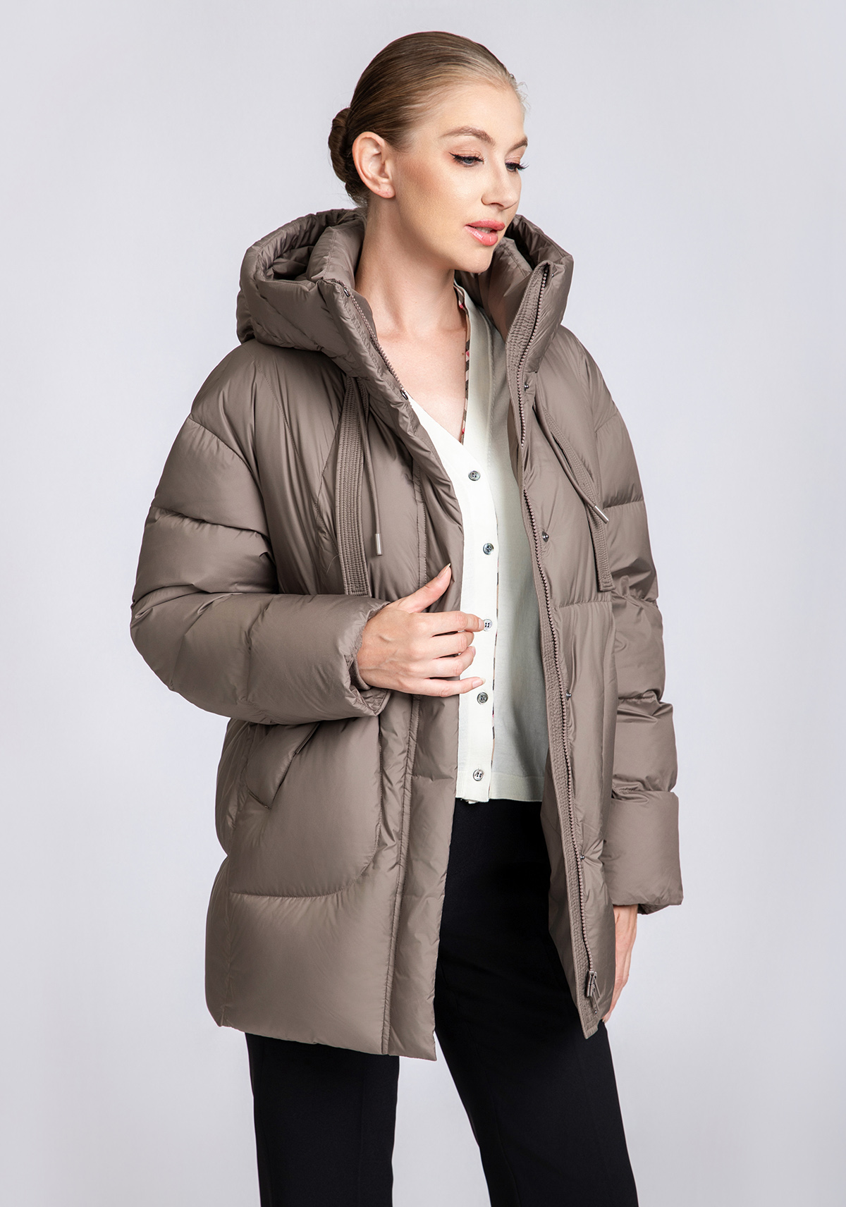Women's Curved Quilted Hooded Puffer Jacket