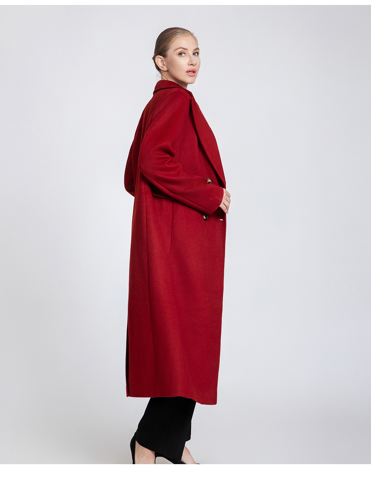 Women's Oversized Lapel Long Wool Coat with Double-Breasted Closure